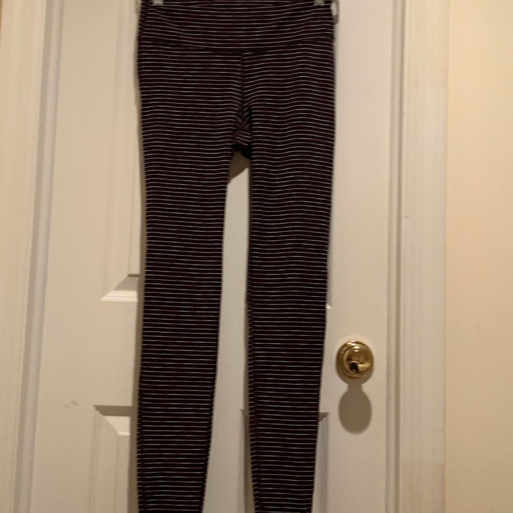 Long athletic leggings in multi stripe sz L